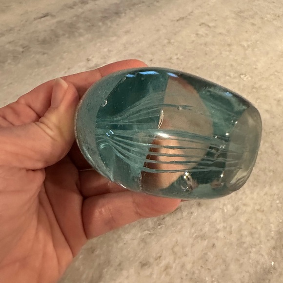 Glass Jellyfish🪼 - Picture 3 of 5